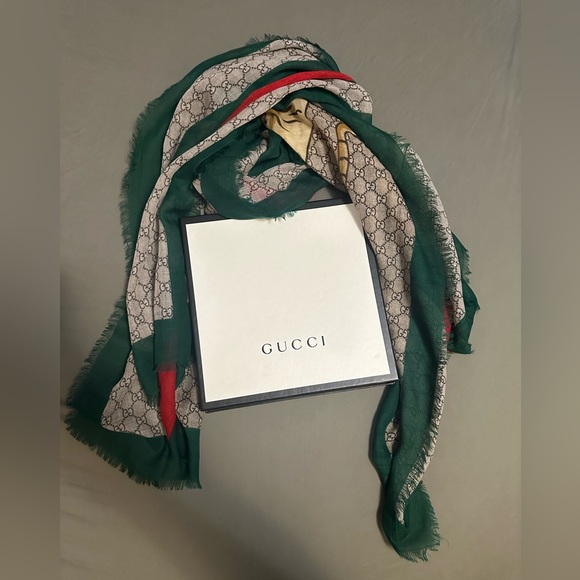 Gucci Scarf - Picture 12 of 17